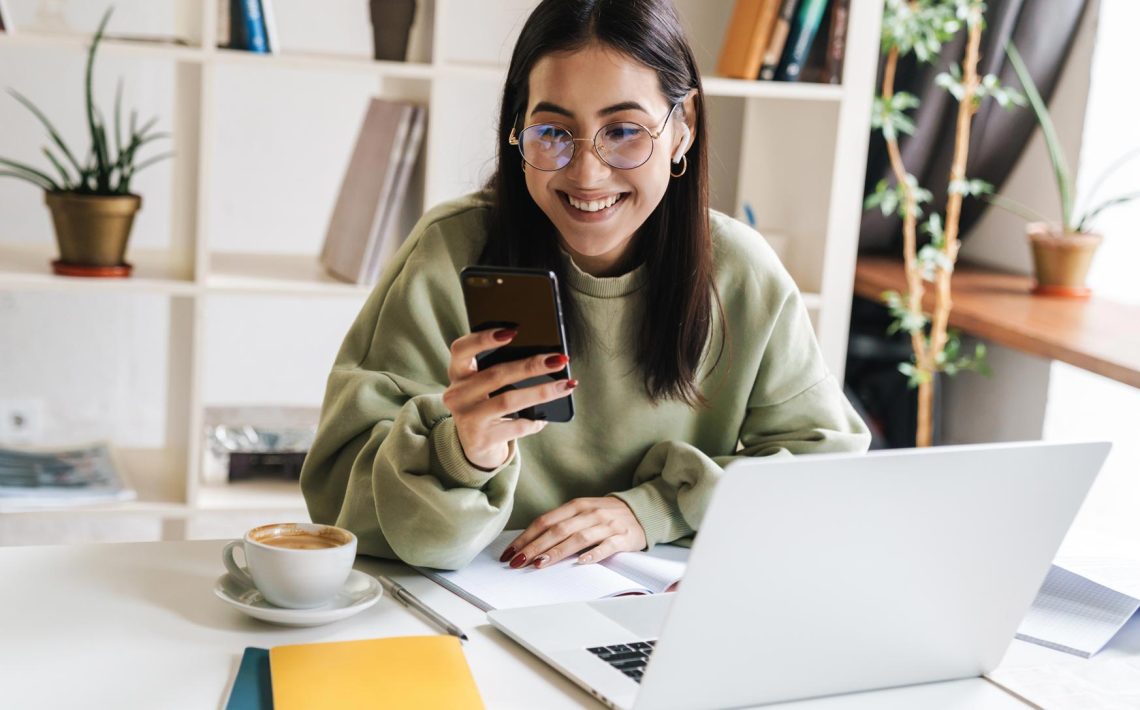 attractive-young-girl-student-studying-at-the-coll-DCQMV27.jpg